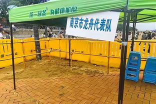 曼城本场33次射门，为自2020年利物浦后欧冠淘汰赛最高纪录